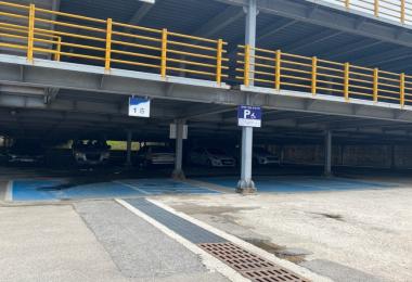 장애인 전용 주차장